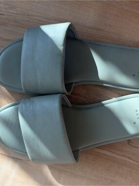 Minimalist Green Slide Sandals - Women